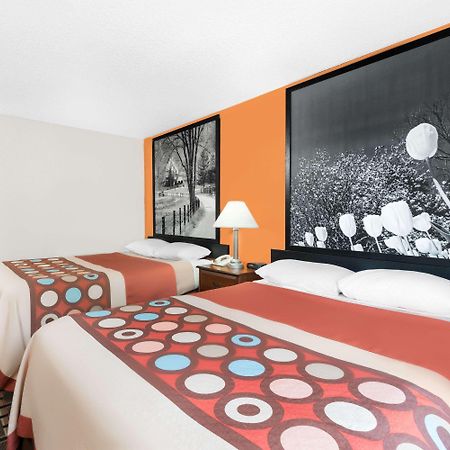 Super 8 By Wyndham Kent/Akron Area Extérieur photo
