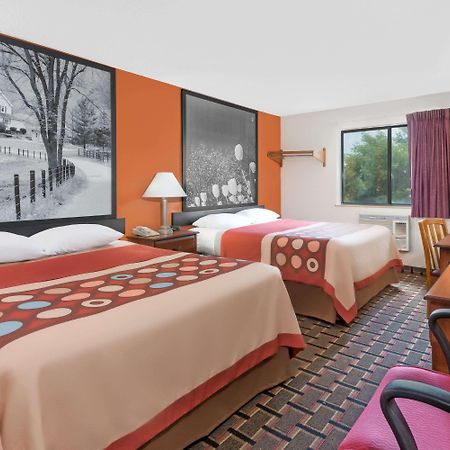 Super 8 By Wyndham Kent/Akron Area Extérieur photo