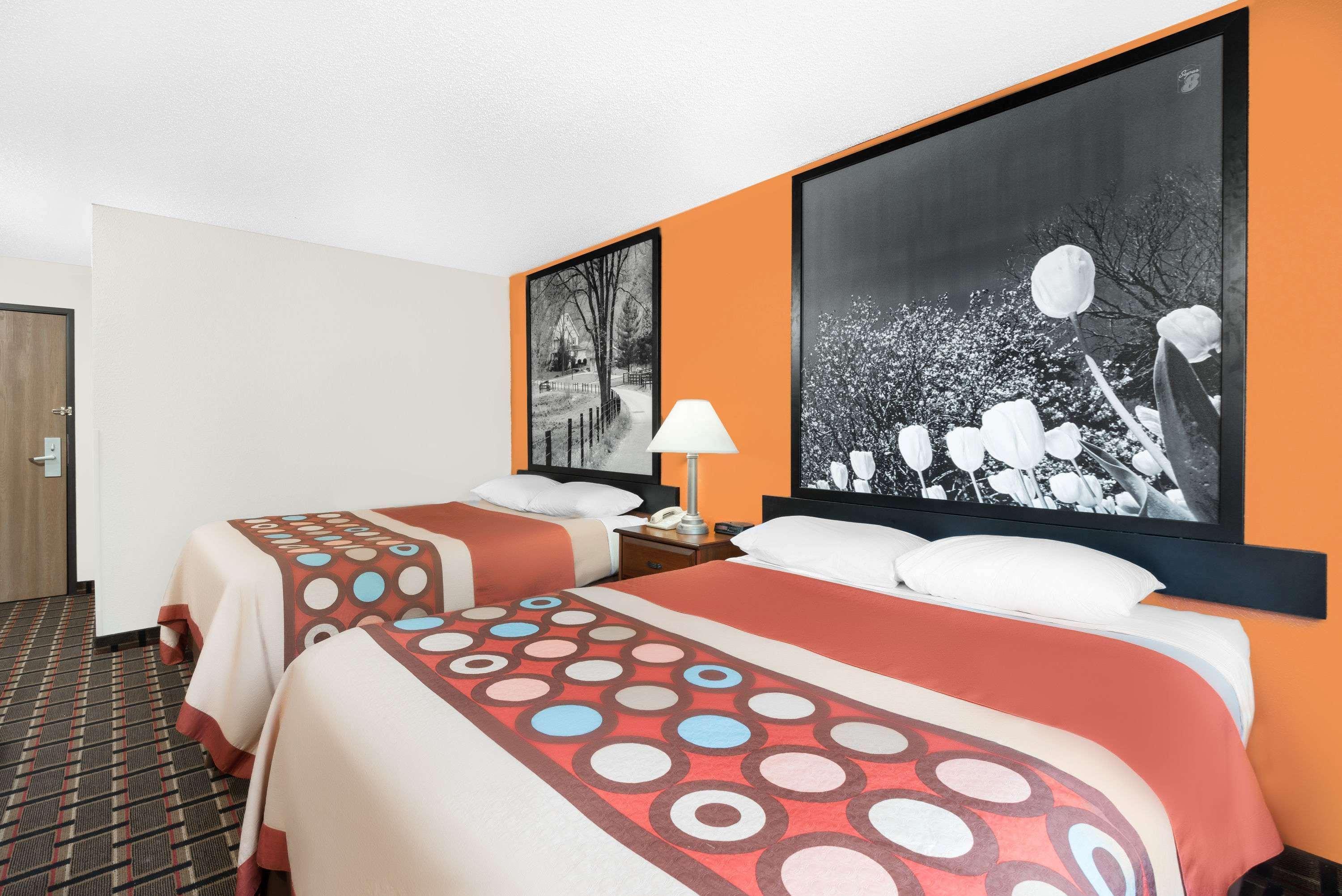 Super 8 By Wyndham Kent/Akron Area Extérieur photo