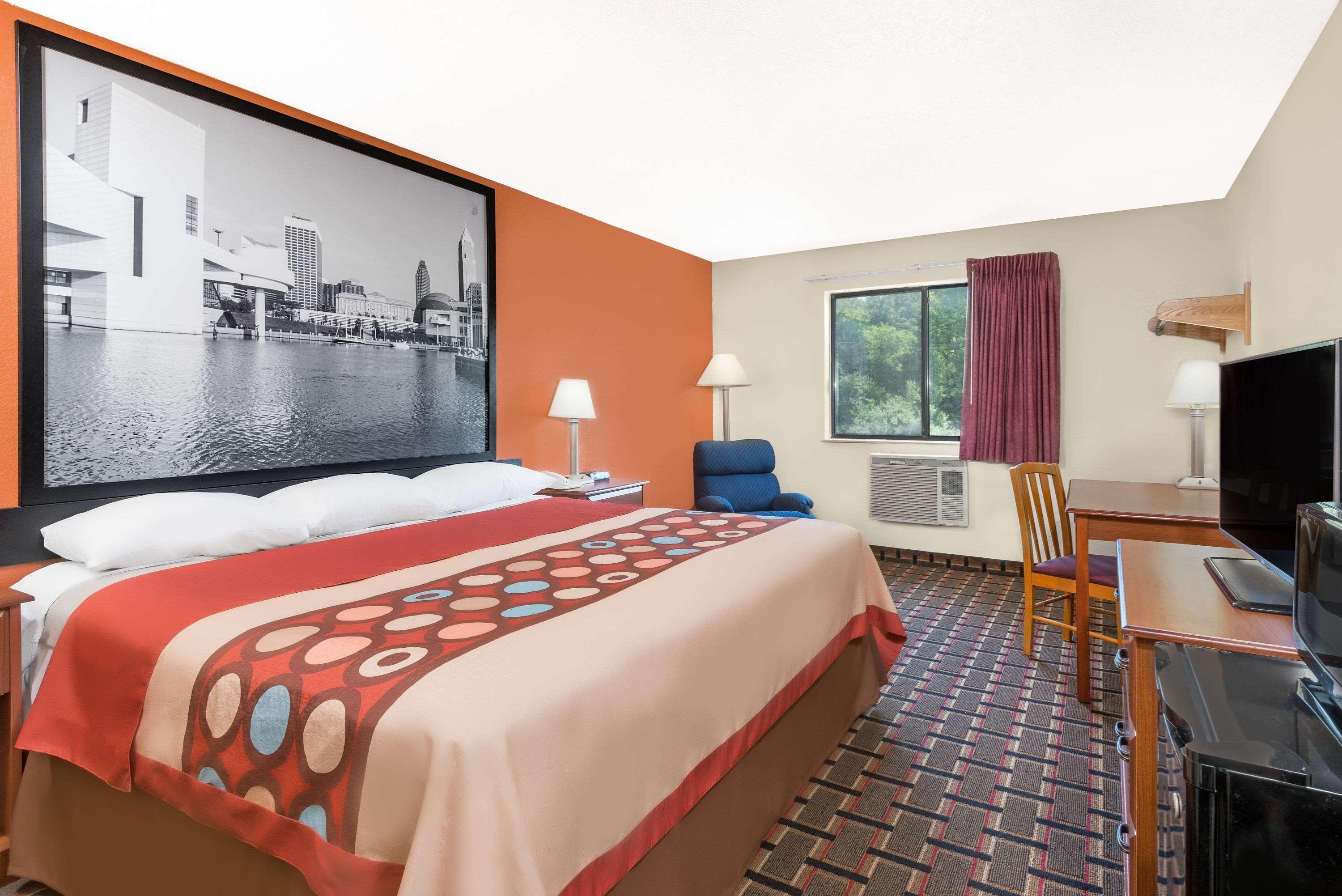 Super 8 By Wyndham Kent/Akron Area Extérieur photo