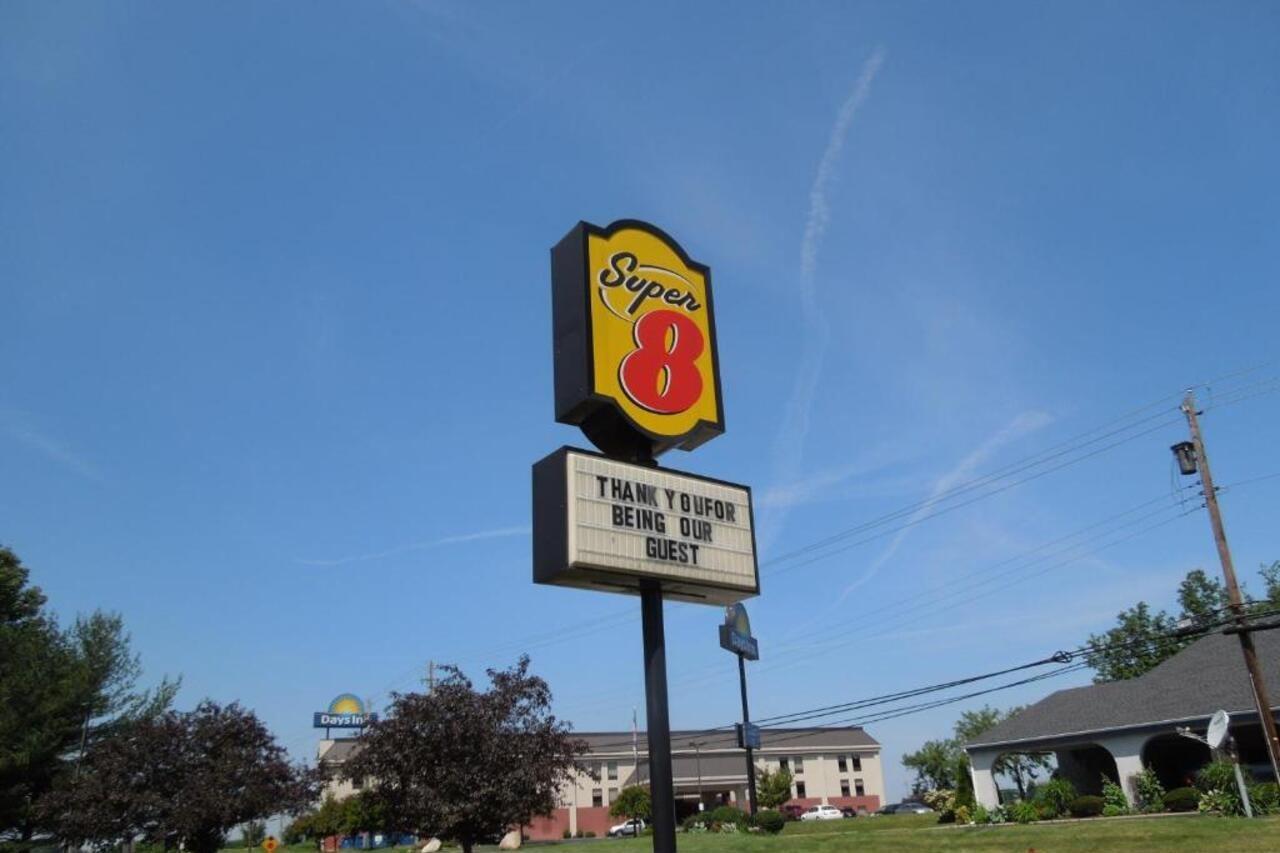 Super 8 By Wyndham Kent/Akron Area Extérieur photo