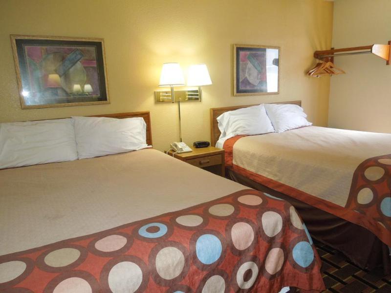 Super 8 By Wyndham Kent/Akron Area Extérieur photo