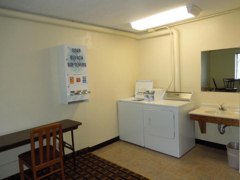Super 8 By Wyndham Kent/Akron Area Extérieur photo