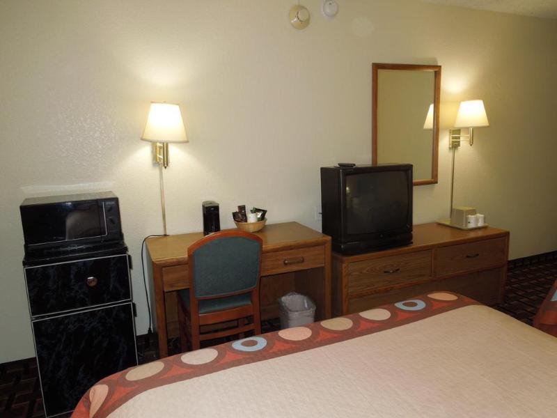 Super 8 By Wyndham Kent/Akron Area Extérieur photo
